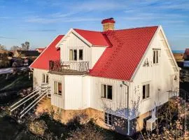 4 Bedroom Gorgeous Home In Degerhamn