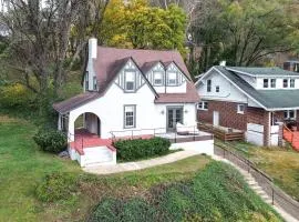 Walk to Roanoke River Greenway Mountain-View Home