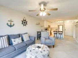 Walk to Blue Heron Beach 1st-Floor Lakefront Unit