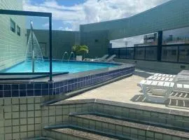 Sua casa na Ponta Verde 200m da praia