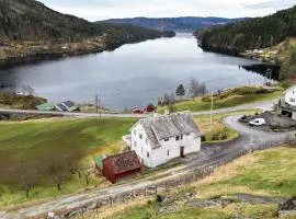 12 person holiday home in Masfjordnes