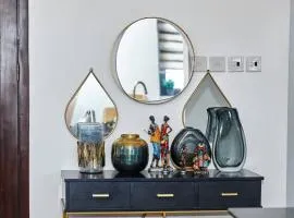 iFORA Homes- Stylish 3 Bedroom Condo near A&C Mall