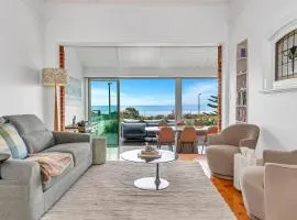 Birdy Beach House - An Idyllic Oceanfront Lifestyle
