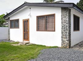 The Ardens, A Cozy Guest Chalet, overnachting in Yakakope