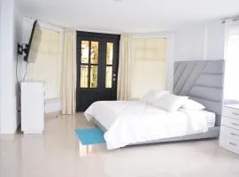NAPOLES - Luxury Home