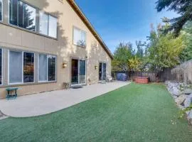 7 Miles to Downtown Reno with Hot Tub Cozy Getaway