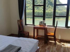 Duong Riverside Homestay, apartment in Phong Nha