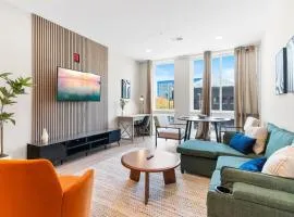 1BD Sleeps 4 with Views - Near Fish Town and Old City