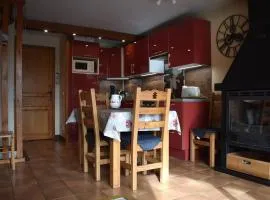Chalet chaleureux avec poêle à bois et parking, proche du centre de Font-Romeu - FR-1-580-124