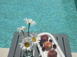 Villa Fernando - F&A Golden Stone Villas, hotelli kohteessa Loukáta