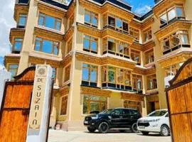 Hotel DE Suzain-Leh