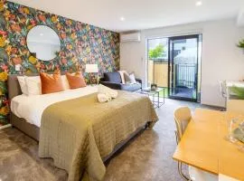 Spacious Ground-Level Studio in Central Location