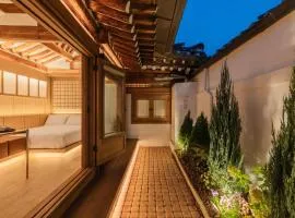 Luxury Hanok Stay CHAEHA