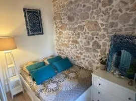Lovely Old Town Flat - Les Remparts