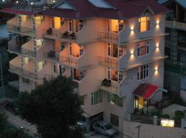 Manali में, होटल !!! Hotel Nirvana Hills !!! A Luxury Stay With Mountain View!!!Couple Friendly!!! Balcony Rooms!!!Open Terrace With 360 View!!!