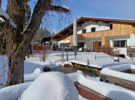 Landhaus Almdorf, hotel v destinaci Sankt Johann in Tirol