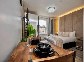 Gilded Nooks, hotel a Croydon