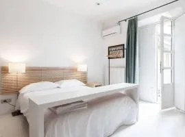 Casa Milano - Rooms and Apartments - Modernist Marvel