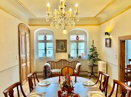 Oswald Hempel 5 Zimmermaisonette und 3 Zimmer Loftwohnung, hotel in Zittau