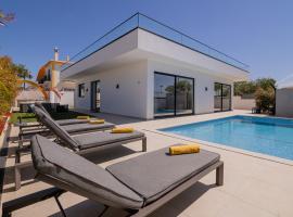 Sirius House, hotel v destinaci Guia