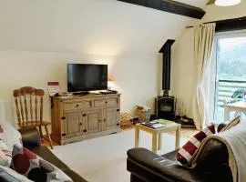 The Coach House - Hw7782