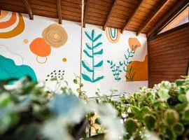 Cabana Aconchegante a 800m da Praia - Lareira externa, Quintal Amplo, Pet Friendly, Ar condicionado, Netflix e Conforto completo