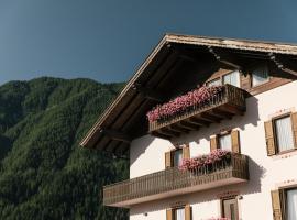 Appartamenti Al Bivio, hotel v destinaci Imer