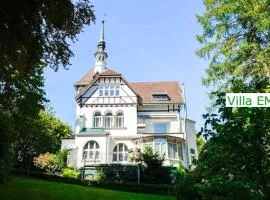 Luxus Ferienhaus Villa EMG Dortmund in Ennepetal, nah Düsseldorf, Köln mit Tennis Court, Garten, Kamin für Familien Gruppen bis 20 Personen