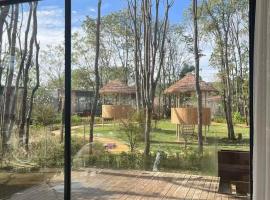 Yuan Meng Town, pet-friendly hotel in Shicheng