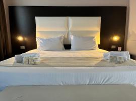 EH Suites Rome Airport Euro House Hotels, hotel poblíž Letiště Řím – Fiumicino - FCO, Fiumicino