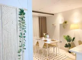 The Hue stay, SEOUL