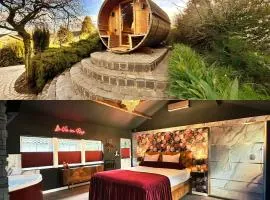 Wellness Tuin - Boudoir Suite - Ultieme Partner Beleving met Jacuzzi en Openhaard en privé Sauna in Romantische stijl