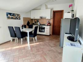 Appartamento la casa di Mary Anguillara Sabazia-Lago,Relax e Roma a portata di treno, khách sạn ở Anguillara Sabazia