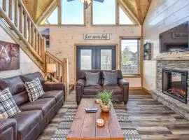 Luxury 4-BR Cabin Near Parkway and Dollywood with Game Room and Hot Tub