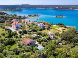 Anamar Apartments & Rooms, ξενώνας σε Supetarska Draga