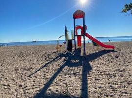 ARCA Cozy Cabin-Innisfil Beach, ξενοδοχείο σε Innisfil