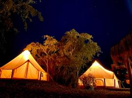 Glamping 3 Idiomas, Hotel in El Sargento
