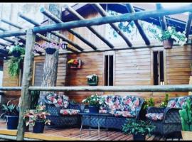 Chalé 1101 - Camping Carrion em Itu Em frente ao lago - Taxa de entrada do Camping não inclusa, hotel i Itu