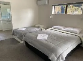 Stagger Inn - Queen room