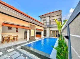 Dealova Villa with Private Pool in Lovina