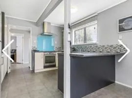 5 Bedroom Home in Hamilton
