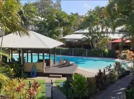 Serenity style and space in tropical surrounds