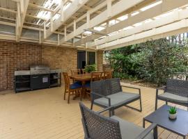 Prez Cote La Plaz - Pet Friendly -1 Min Walk to Beach、Callala Bayのホテル