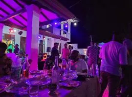 Crown Hotel Balangoda