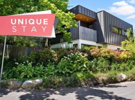 Lucent Art House - 4BR Unique Stay, hotel v destinaci Stirling