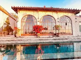 4 Bedrooms Villa by Toraja Bambu at Uluwatu Seaview 25 mts Pool