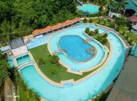 Hidden Valley Mountain and Wavepool Resort