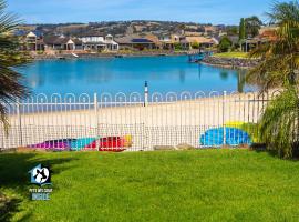 Lake Front - Tropical Retreat at Encounter Bay!, pet-friendly hotel in Encounter Bay