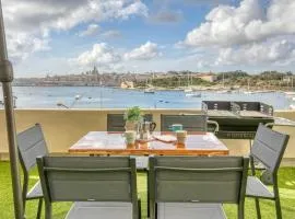 Exclusive Seafront Townhouse Central Sliema, Valletta Sea view