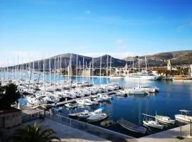 YACHT marina Trogir, Heritage Bella Vistaa